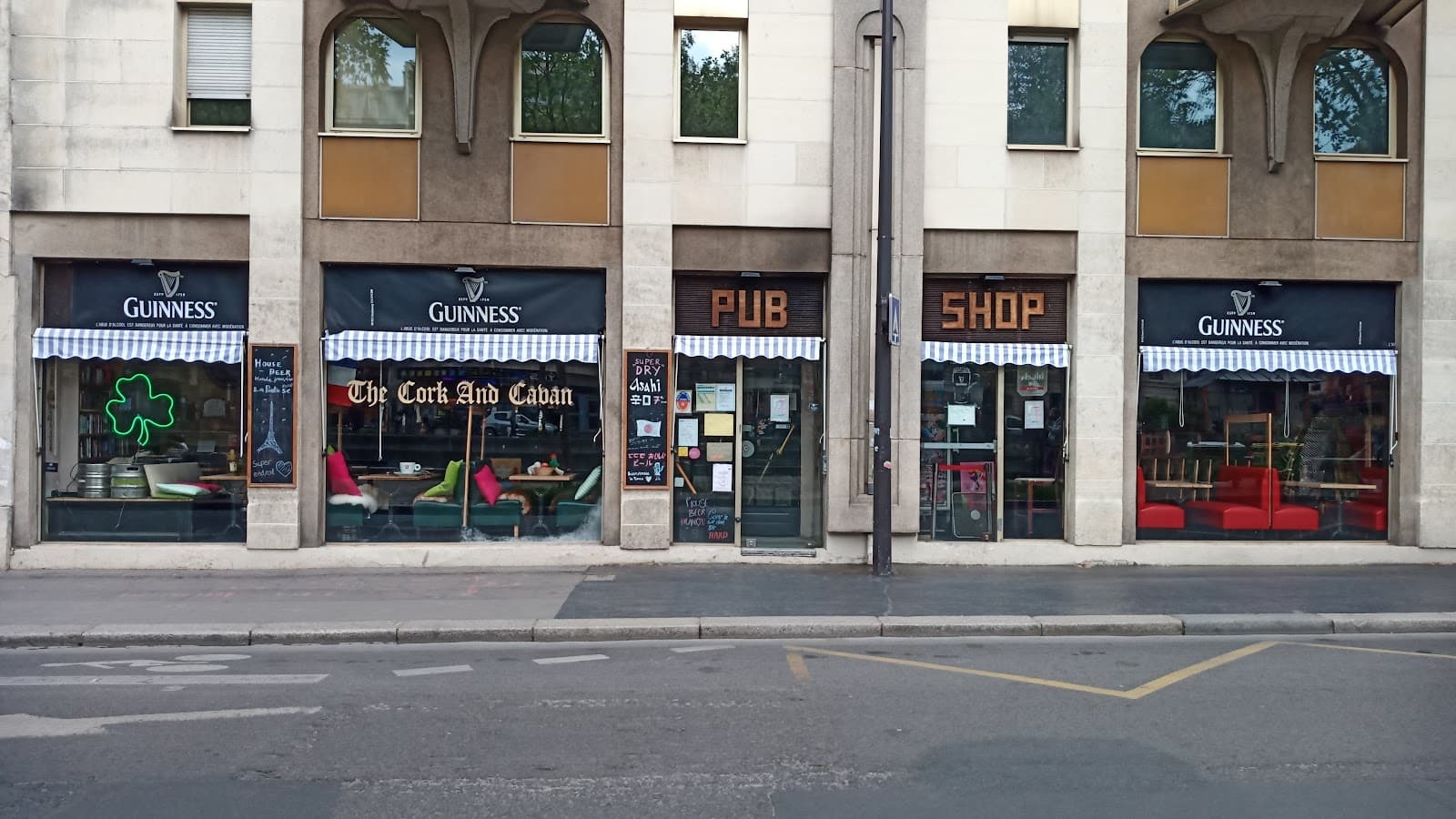 The Cork and Cavan — Irish pub in Paris