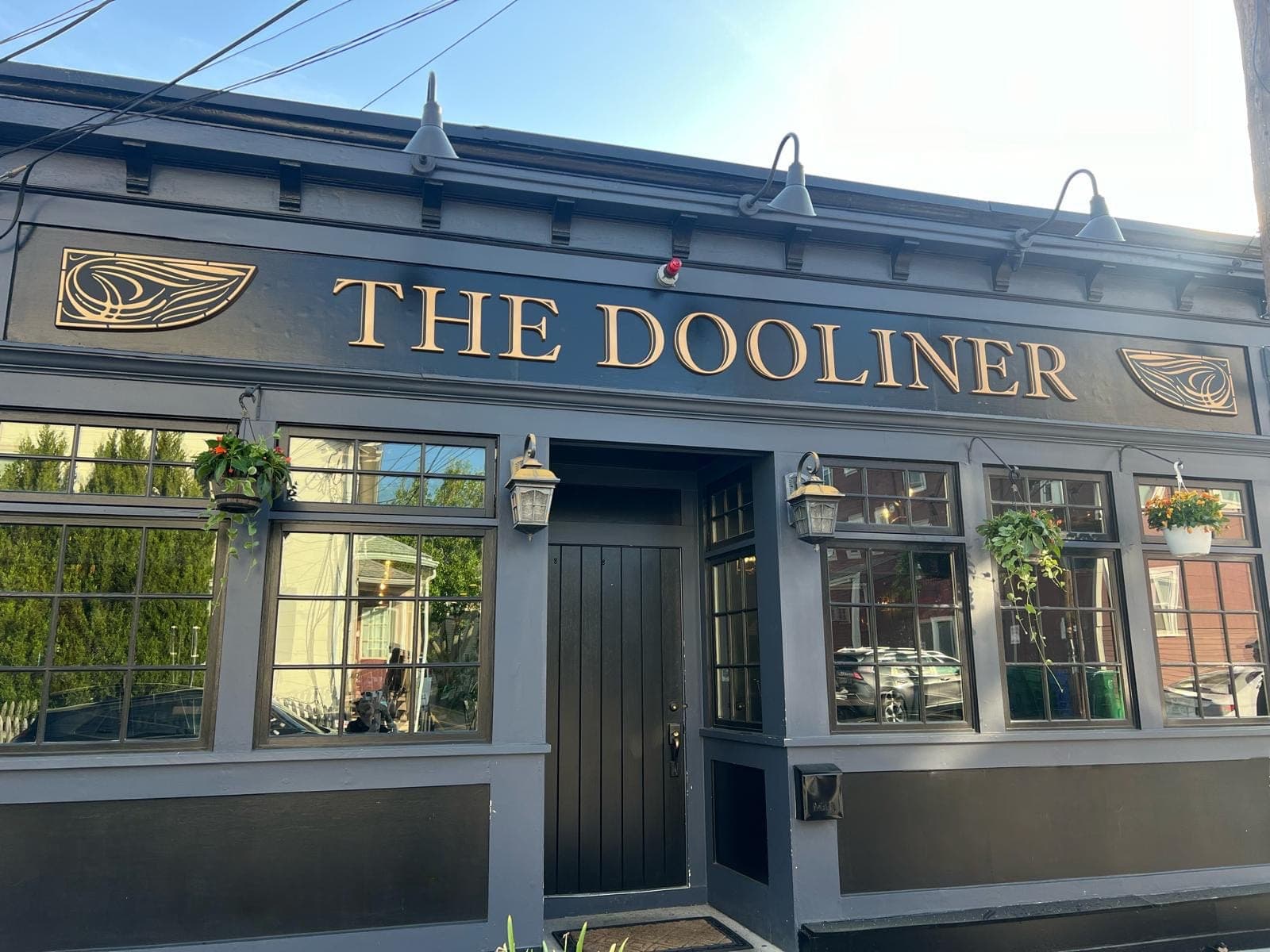The Dooliner Irish Pub and Restaurant — Irish pub in Boston