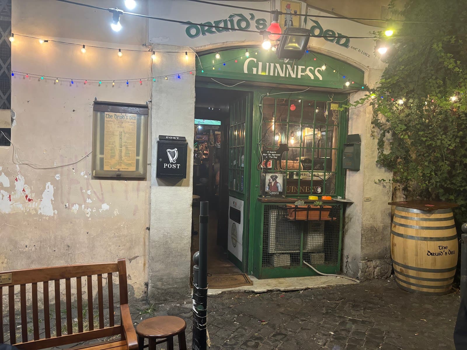 The Druid's Den — Irish pub in Rome
