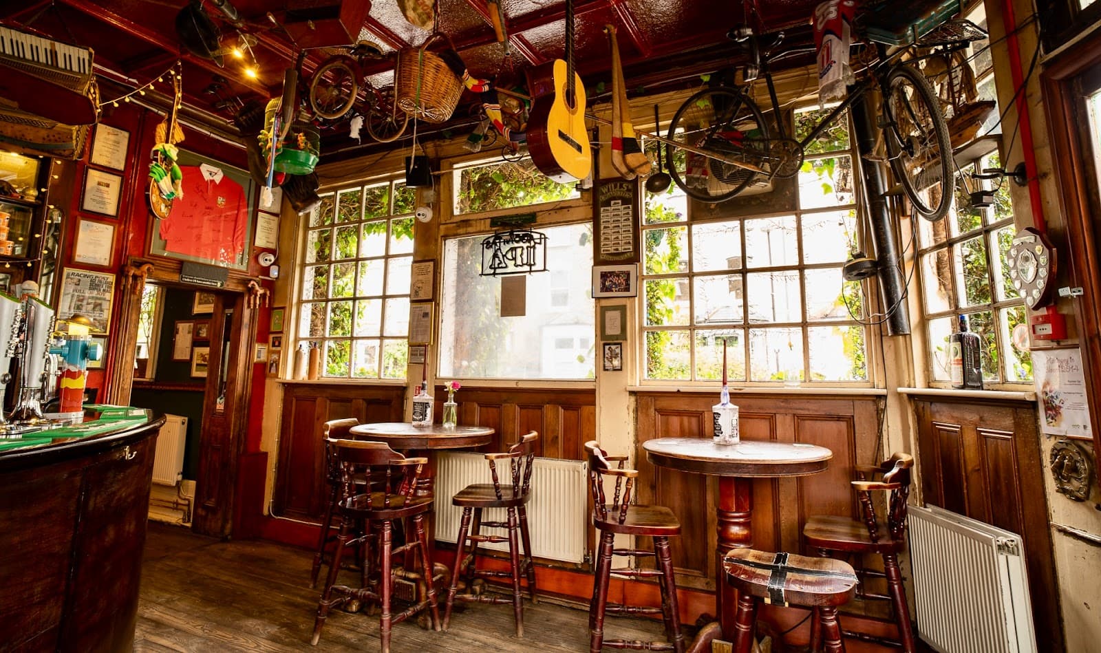 The Faltering Fullback — Irish pub in London