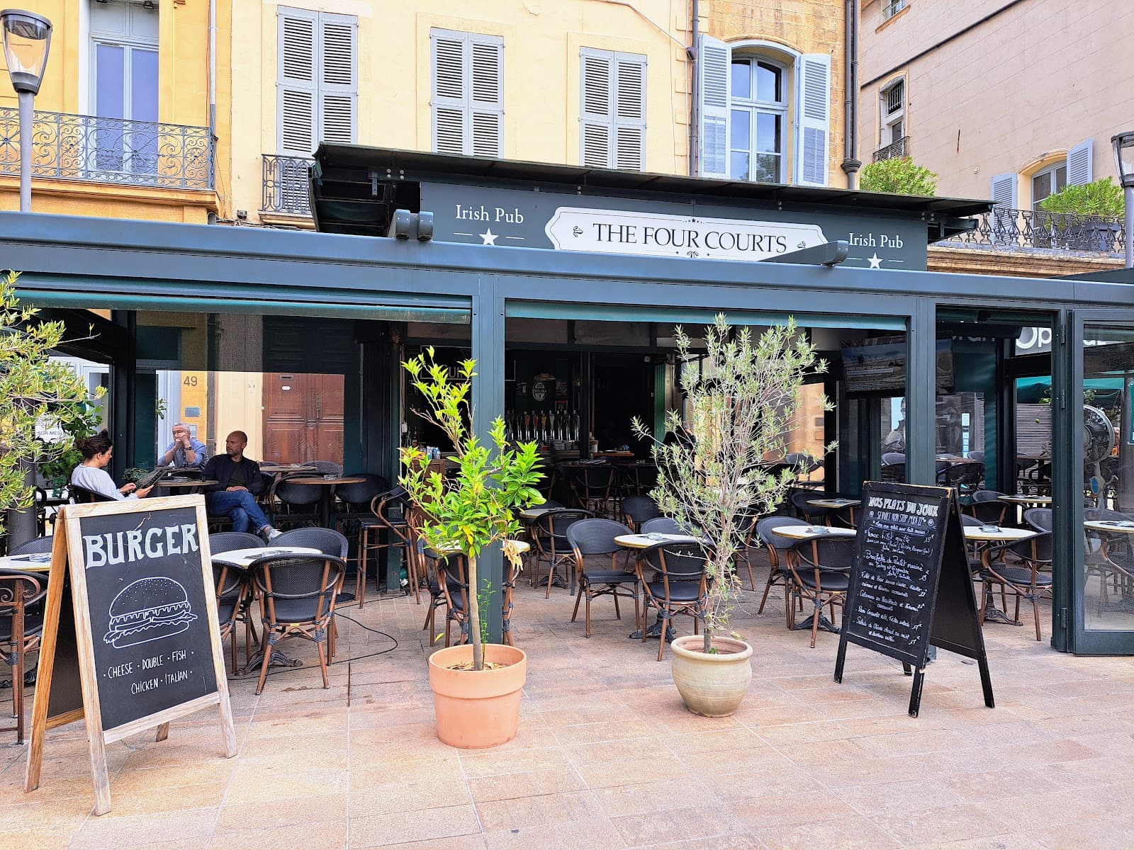 The Four Courts — Irish pub in Aix-en-Provence