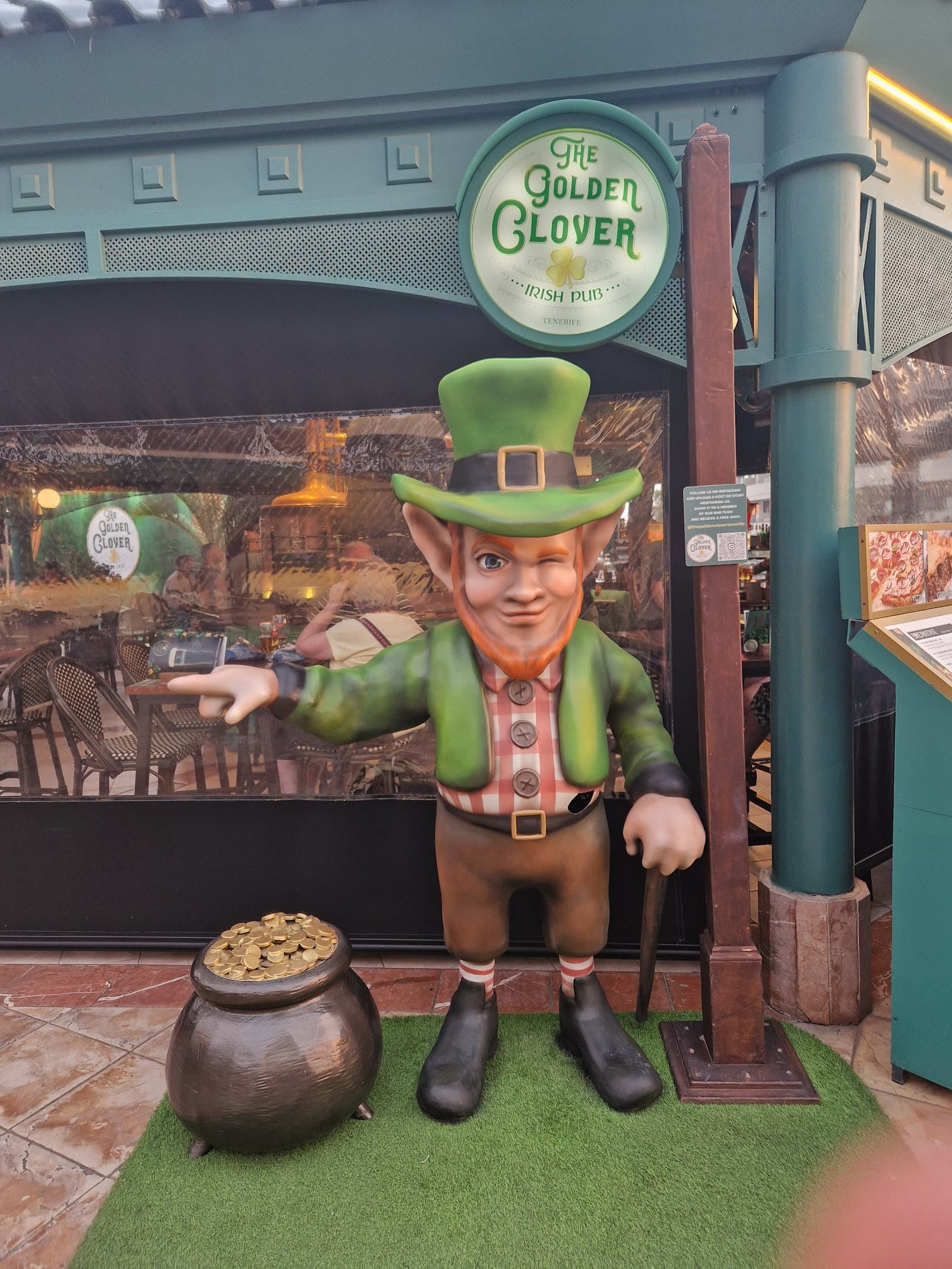 The Golden Clover Irish Pub — Irish pub in Tenerife