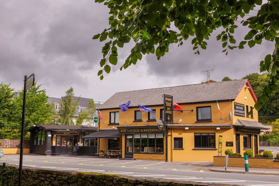 The Golden Nugget Bar & Restaurant — Irish pub in Killarney