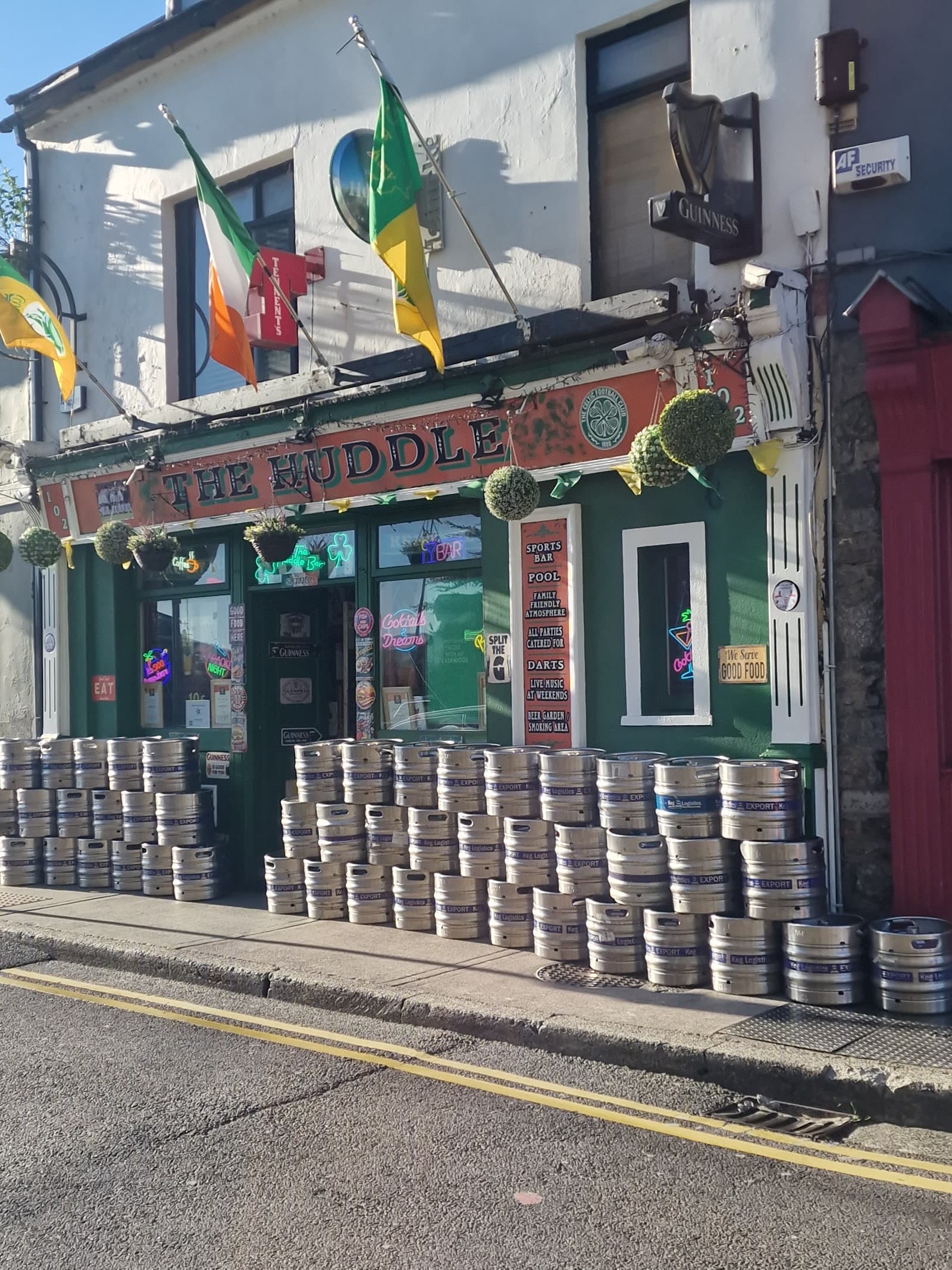 The Huddle Bar — Irish pub in Tralee