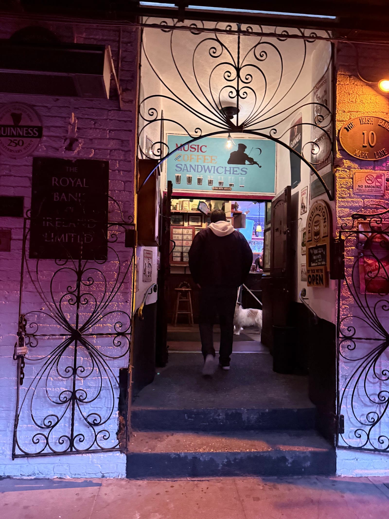 The Irish Bank — Irish pub in San Francisco