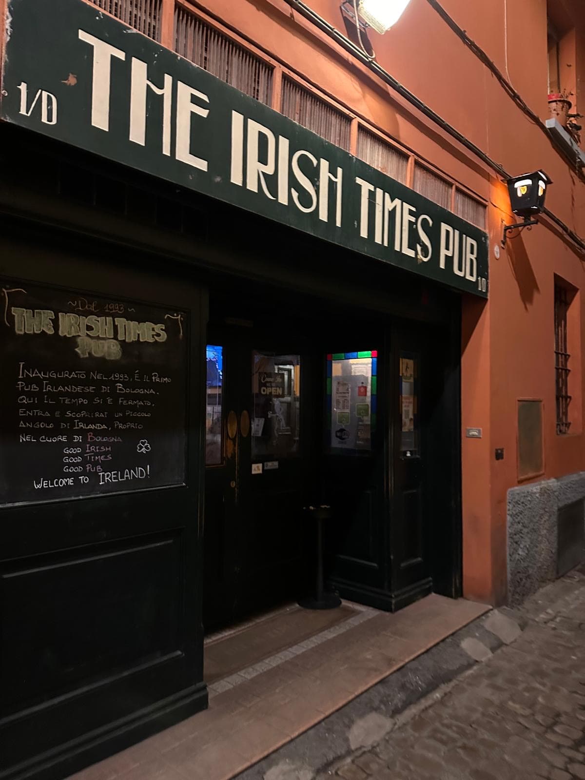 The Irish Times Pub — Irish pub in Bologna