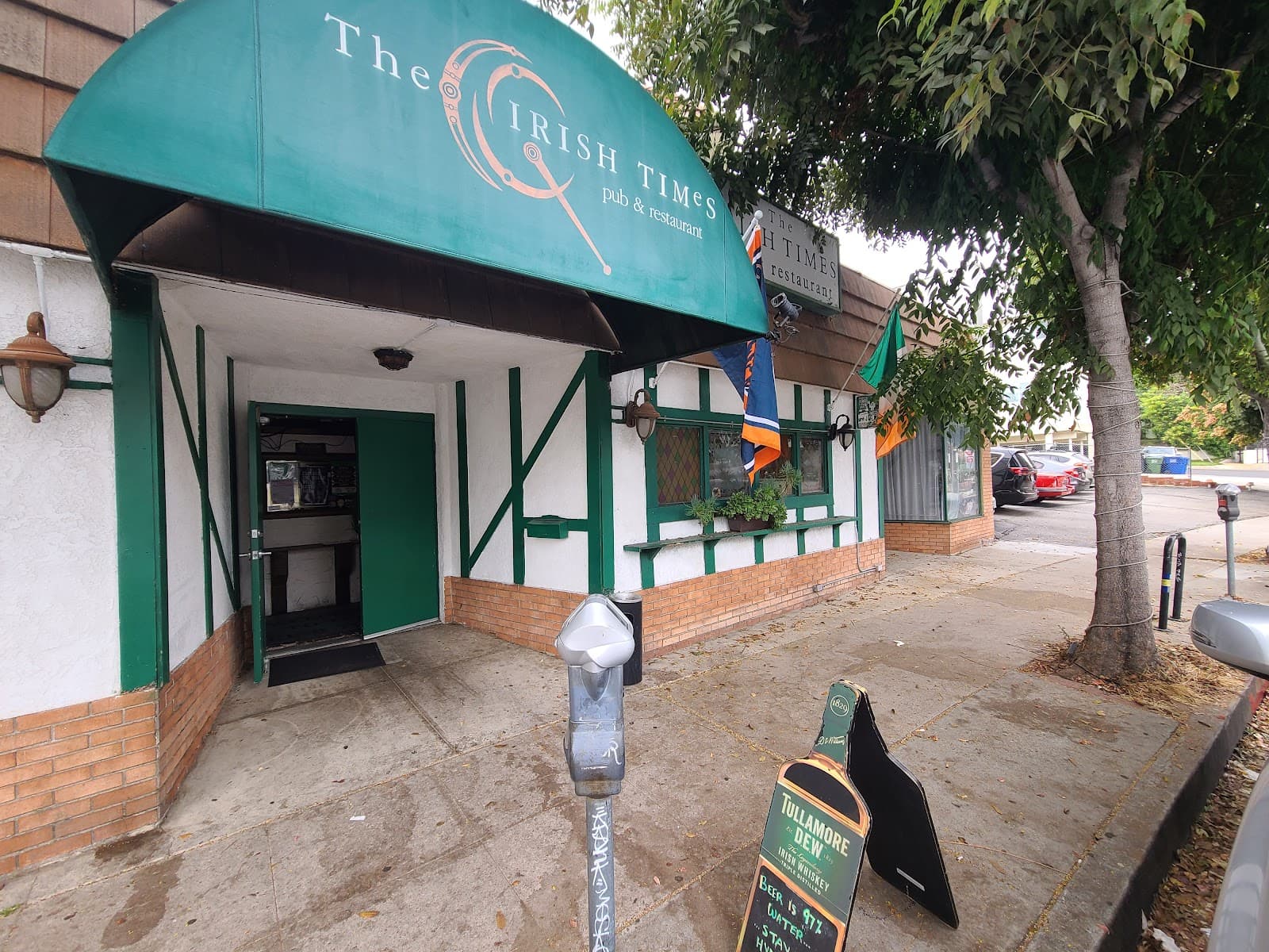 The Irish Times Pub & Restaurant — Irish pub in Los Angeles