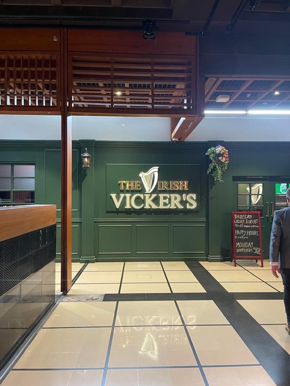 The Irish Vickers — Irish pub in Abu Dhabi