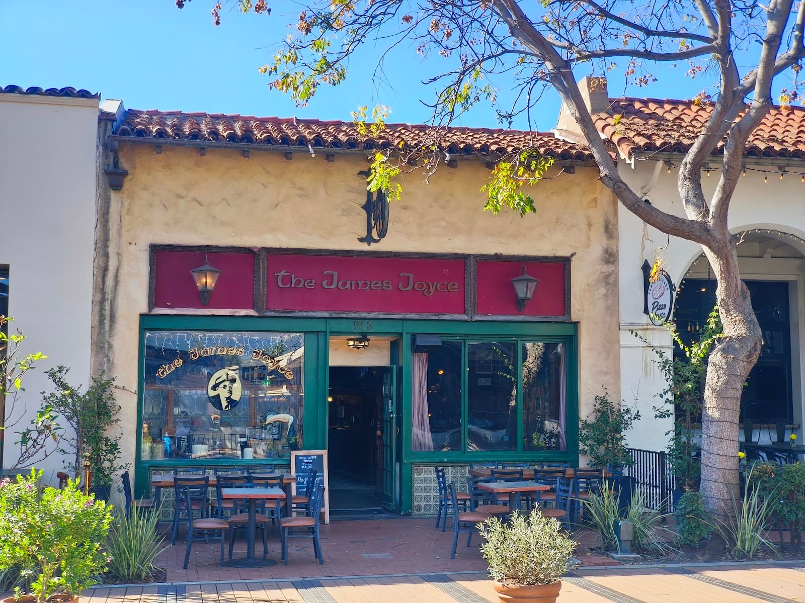 The James Joyce — Irish pub in Santa Barbara