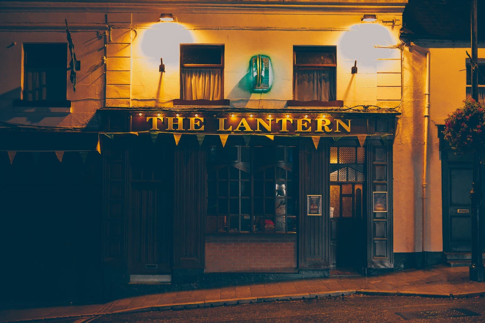 The Lantern — Irish pub in Navan