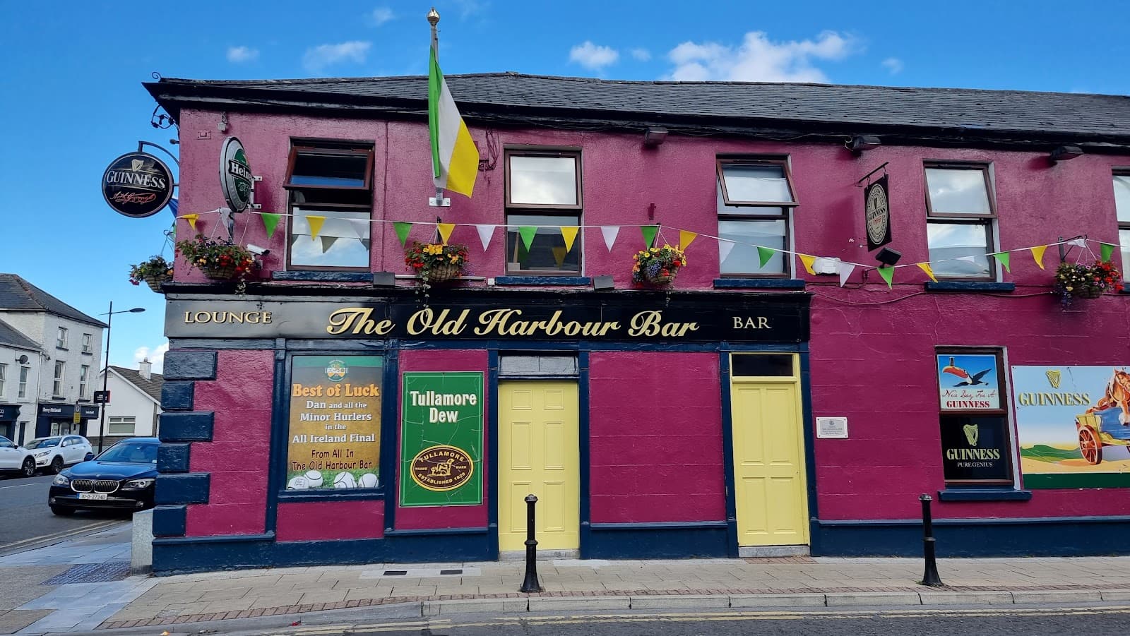 The Old Harbour Bar — Irish pub in Tullamore