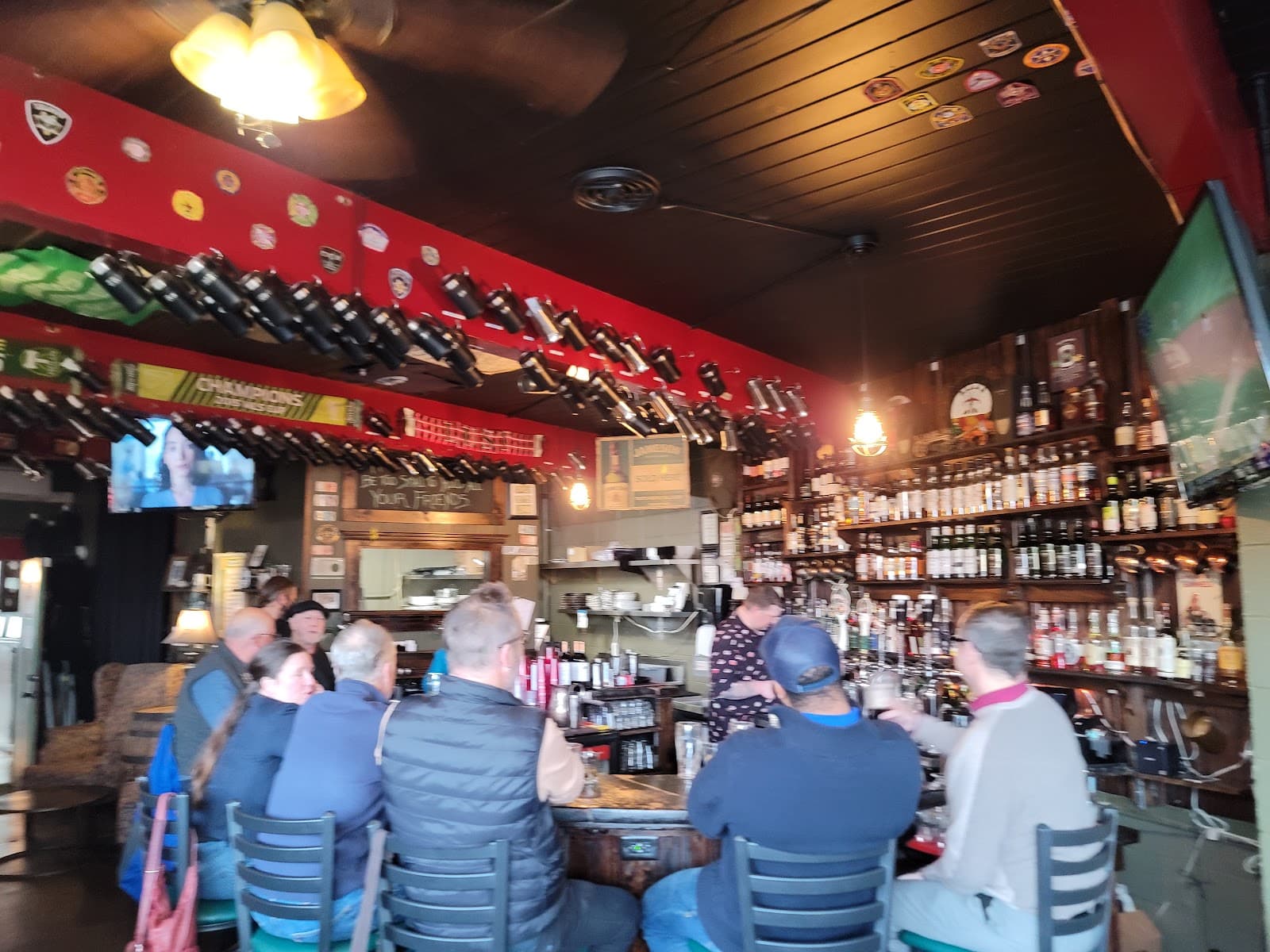 The Pint Pot Public House — Irish pub in Eugene