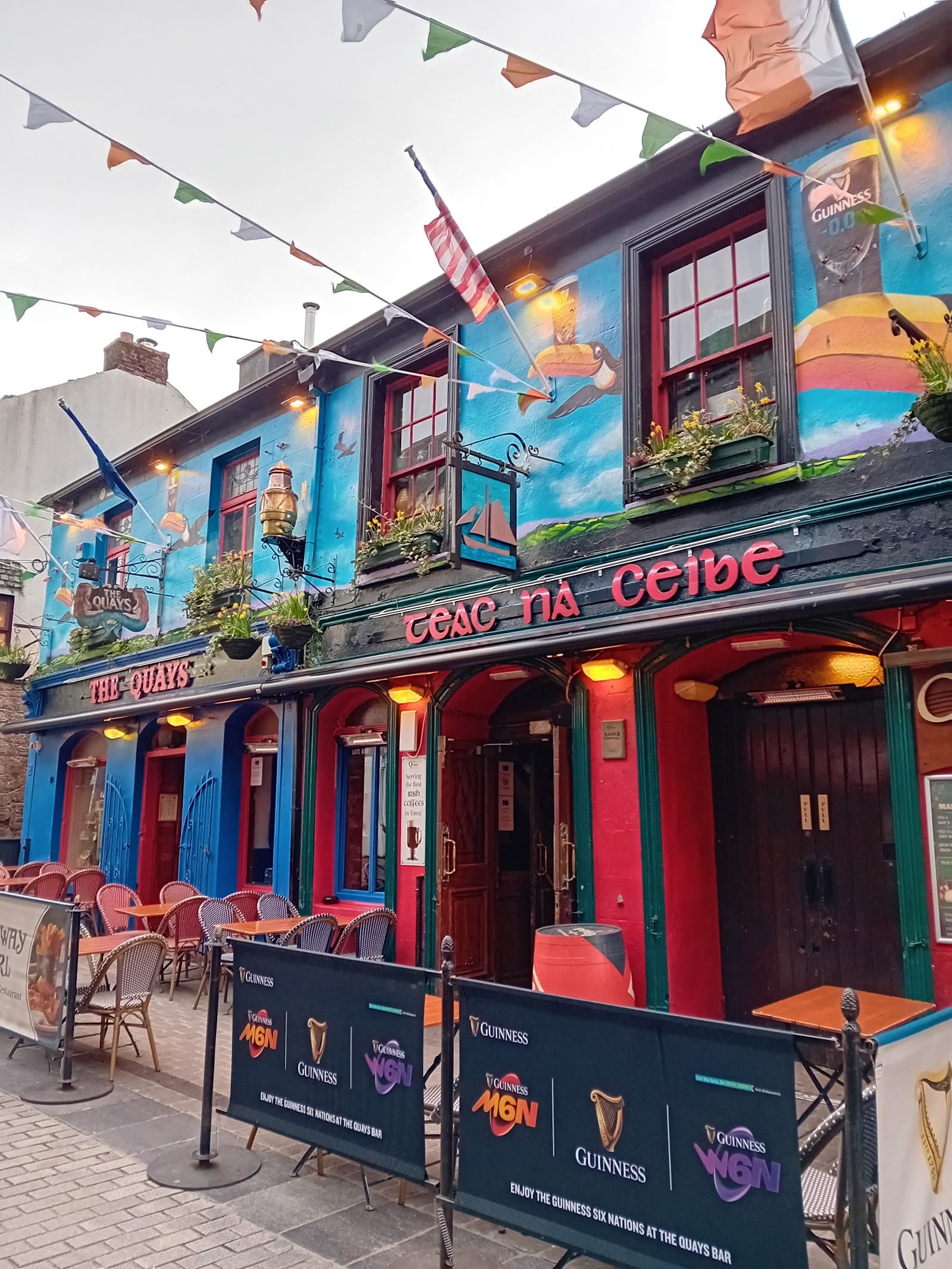 The Quays Bar and Restaurant — Irish pub in Galway