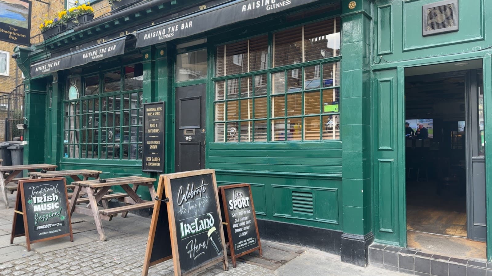 The Sheephaven Bay — Irish pub in London