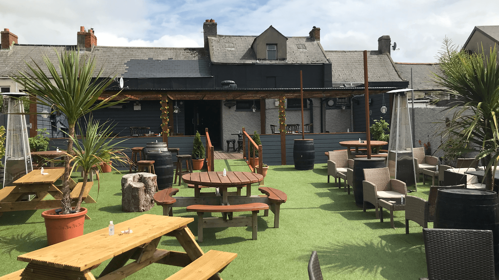 The Swan Bar — Irish pub in Wexford