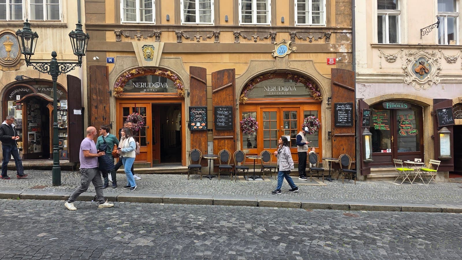 The Three Fiddles Irish Pub — Irish pub in Prague
