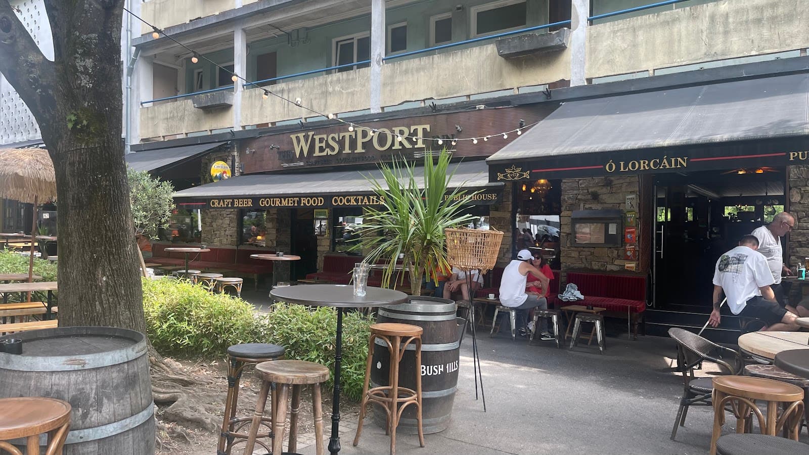 The WestPort Inn — Irish pub in Lorient