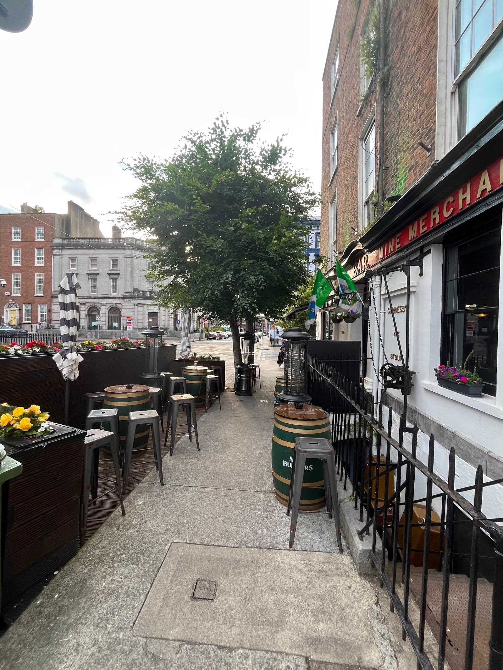 The White House — Irish pub in Limerick