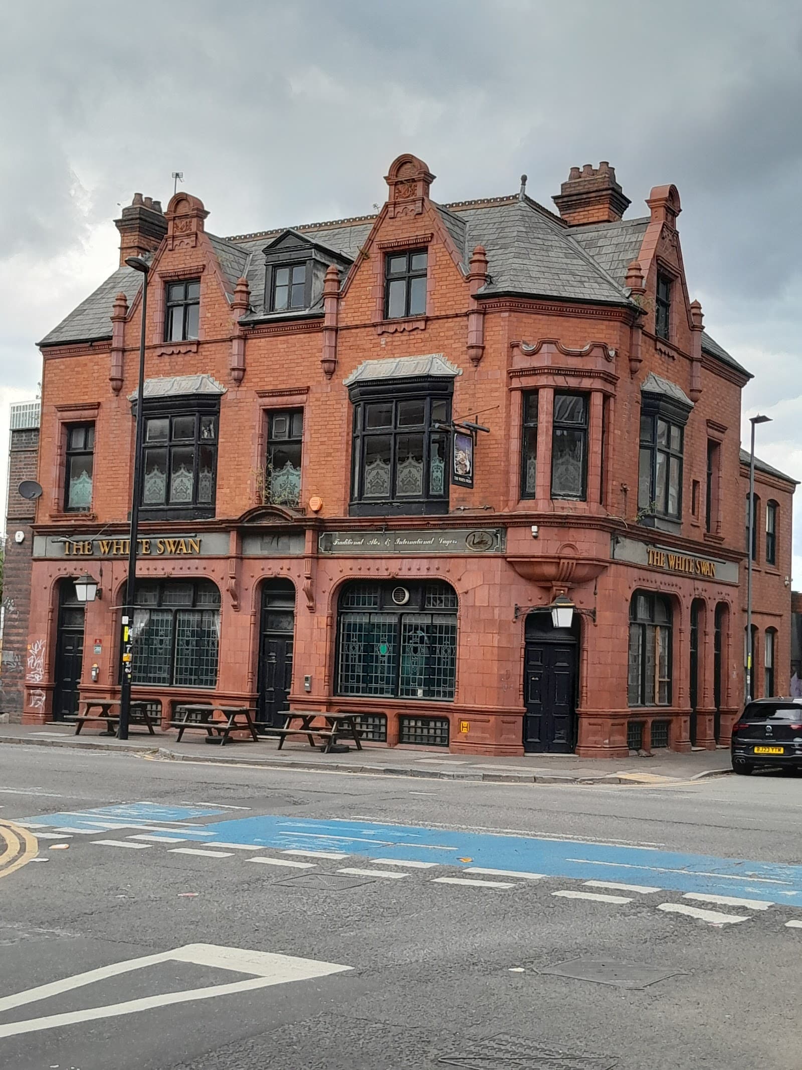 The White Swan — Irish pub in Birmingham