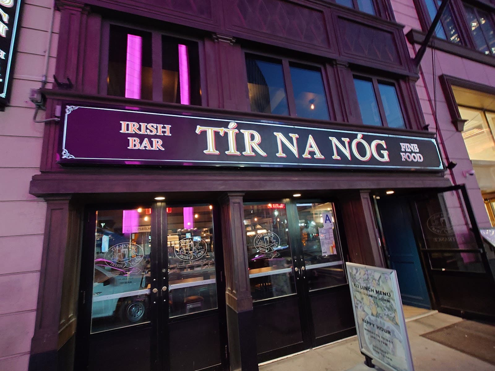 Tír na Nóg — Irish pub in New York