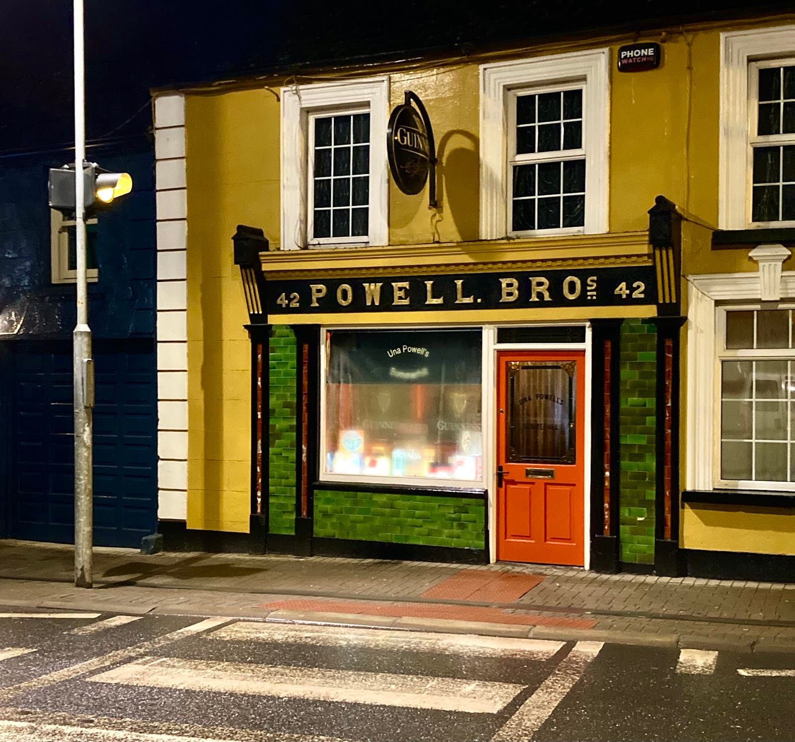 Una Powell's — Irish pub in Nenagh