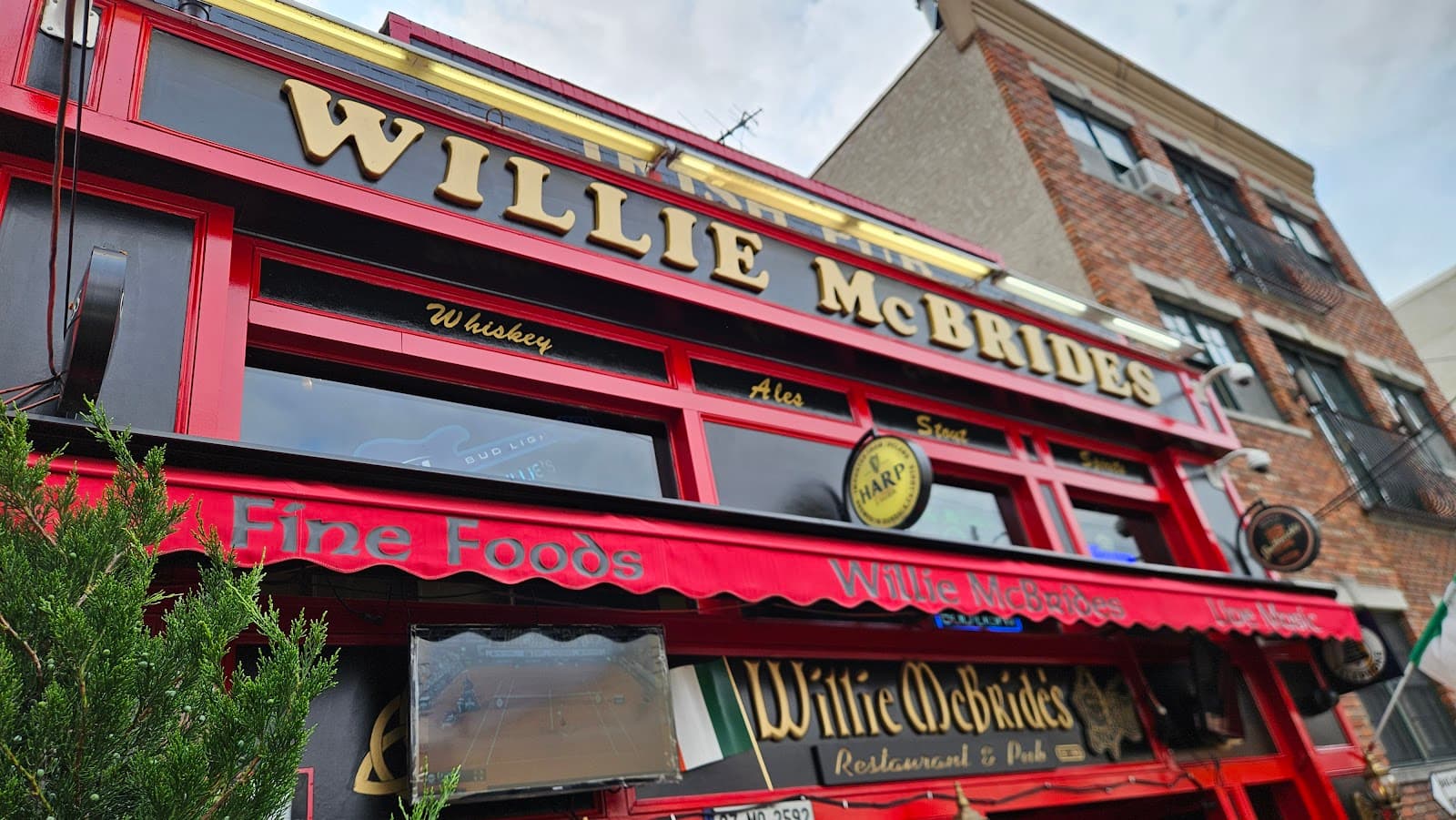 Willie McBride's — Irish pub in Hoboken